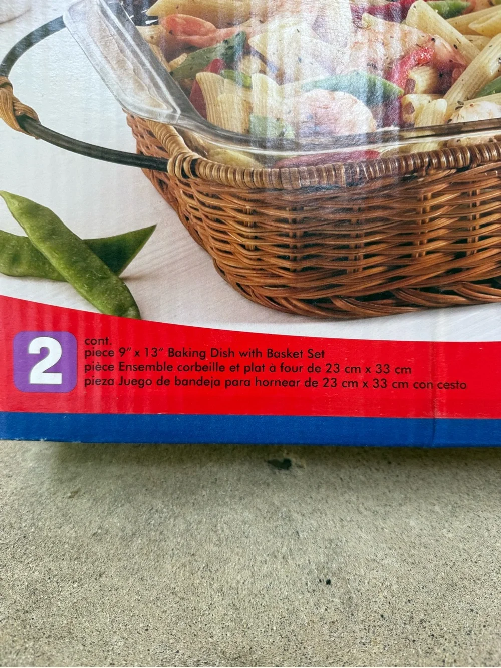 NWT-Pyrex 13x9” Serveware baking dish with Rattan Basket